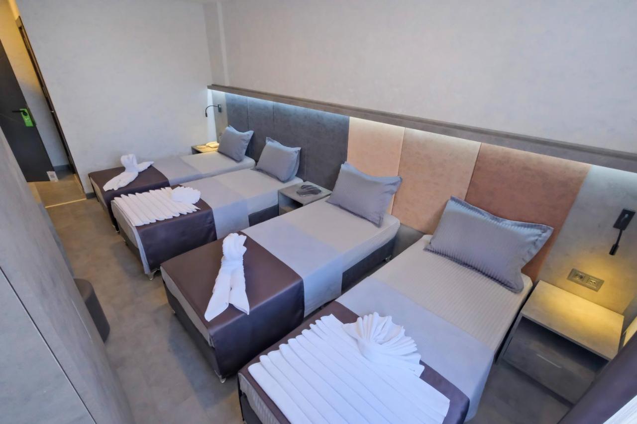 The Queen Hotel Istanbul Exterior photo