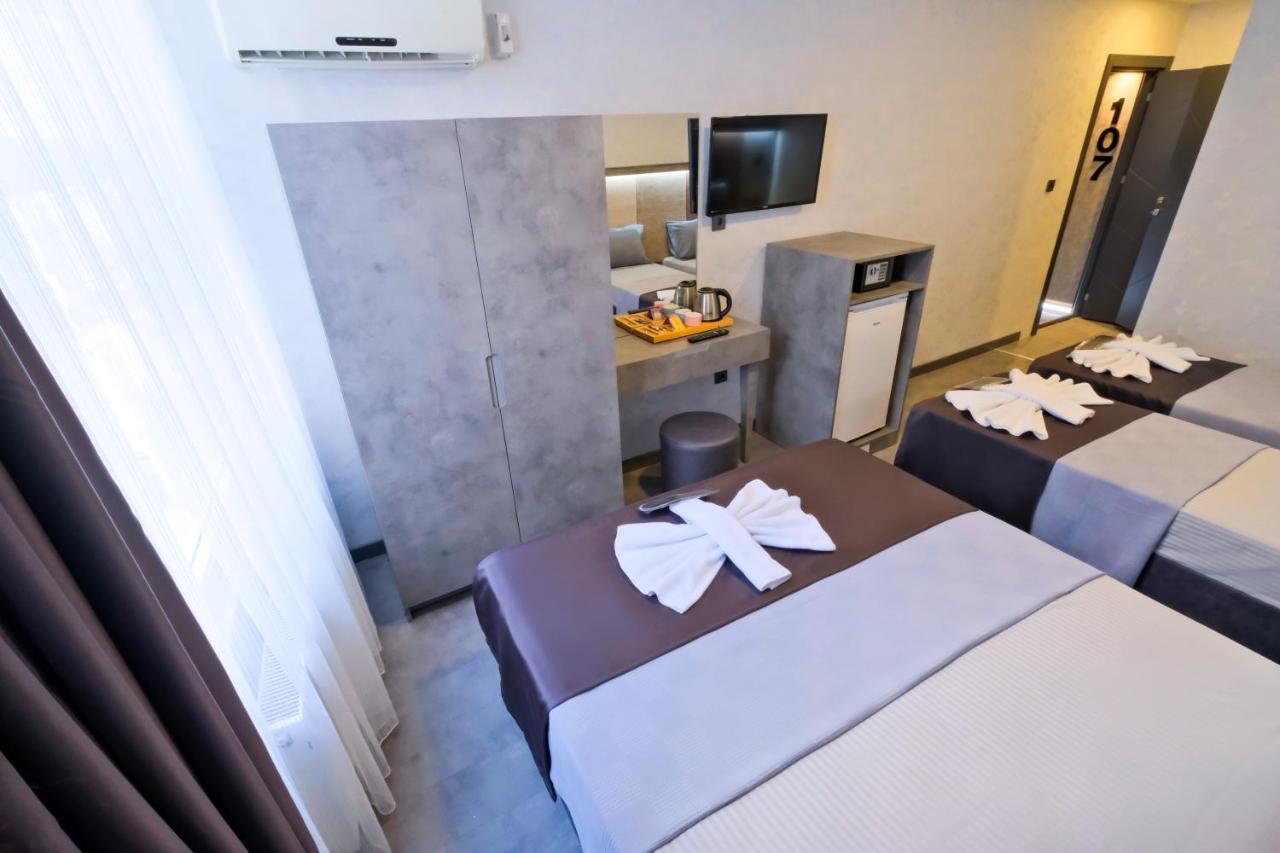 The Queen Hotel Istanbul Exterior photo