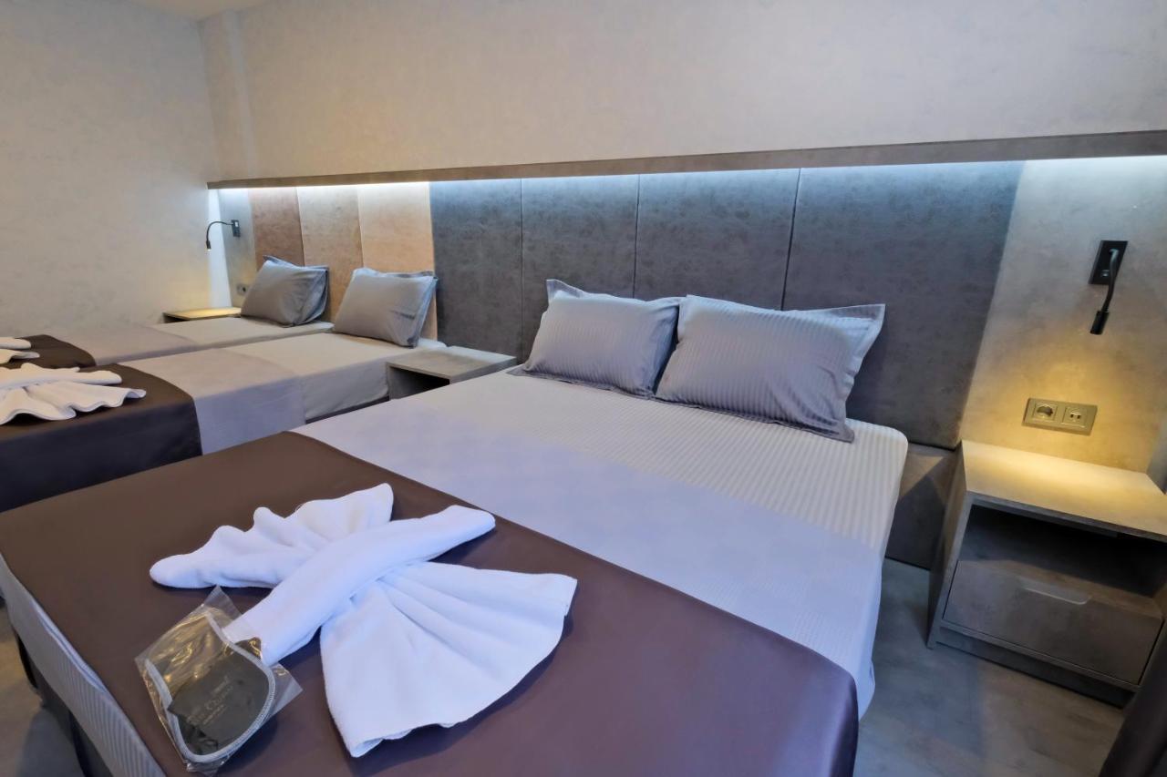 The Queen Hotel Istanbul Exterior photo
