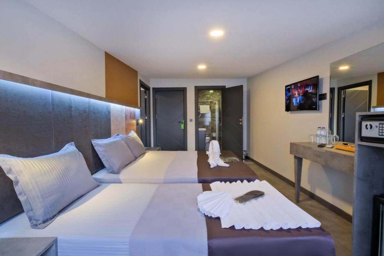 The Queen Hotel Istanbul Exterior photo